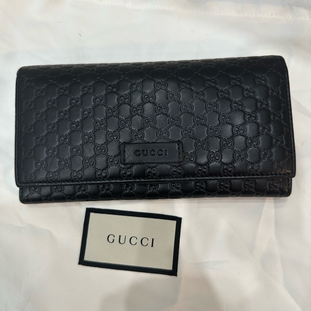 Gucci Women's Black Microguccissima Authentic